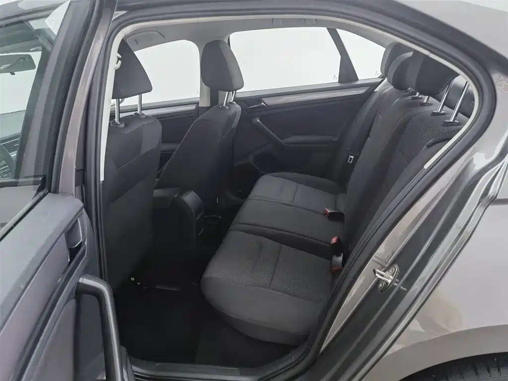 Volkswagen Bora 2016 Model 1.6L Manual Fashion фото 15