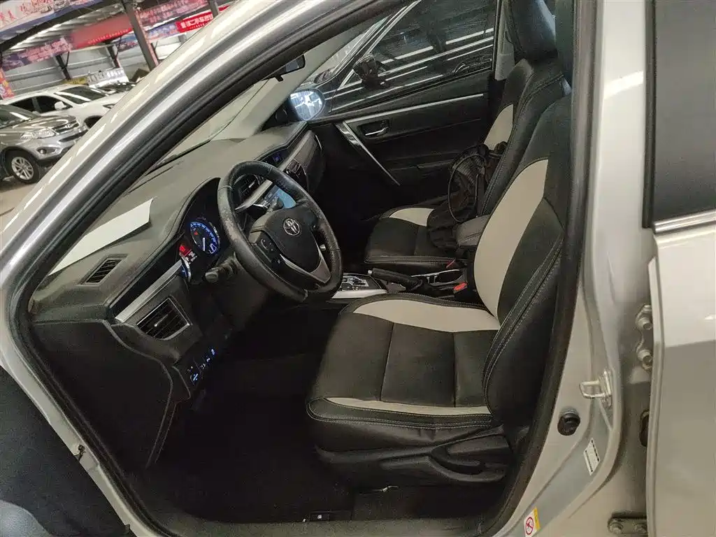 Toyota Corolla 2017 Model 1.2T CVT GL-i Leather Edition фото 15