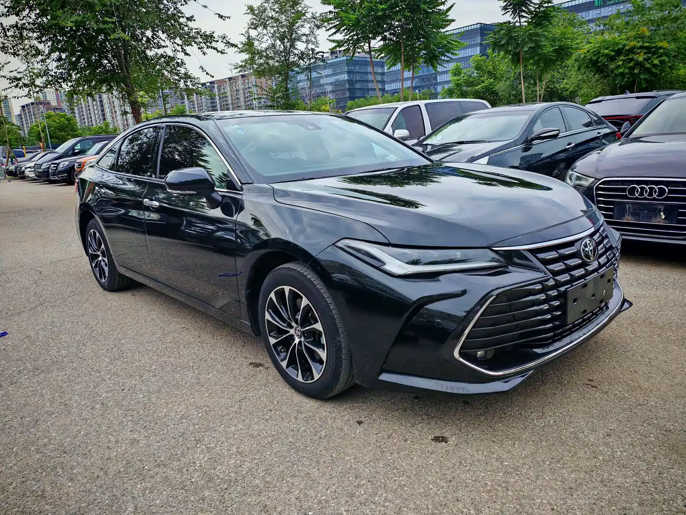 Toyota Avalon 2023 2.0L Luxury Edition фото 3