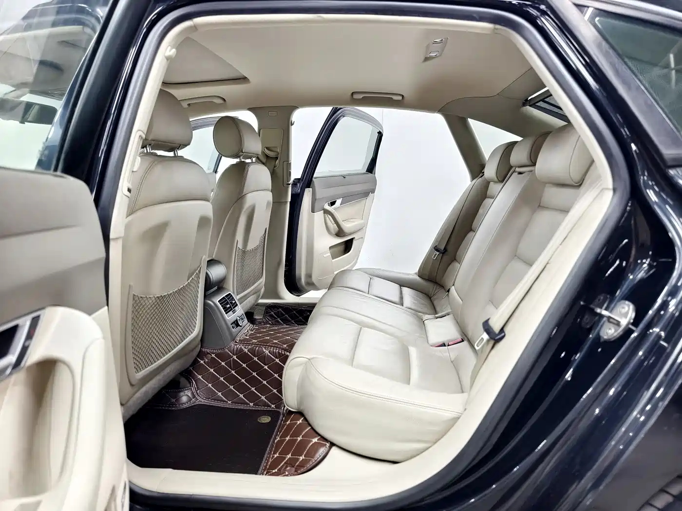 Audi A6L 2011 Model 2.4L Comfort фото 13
