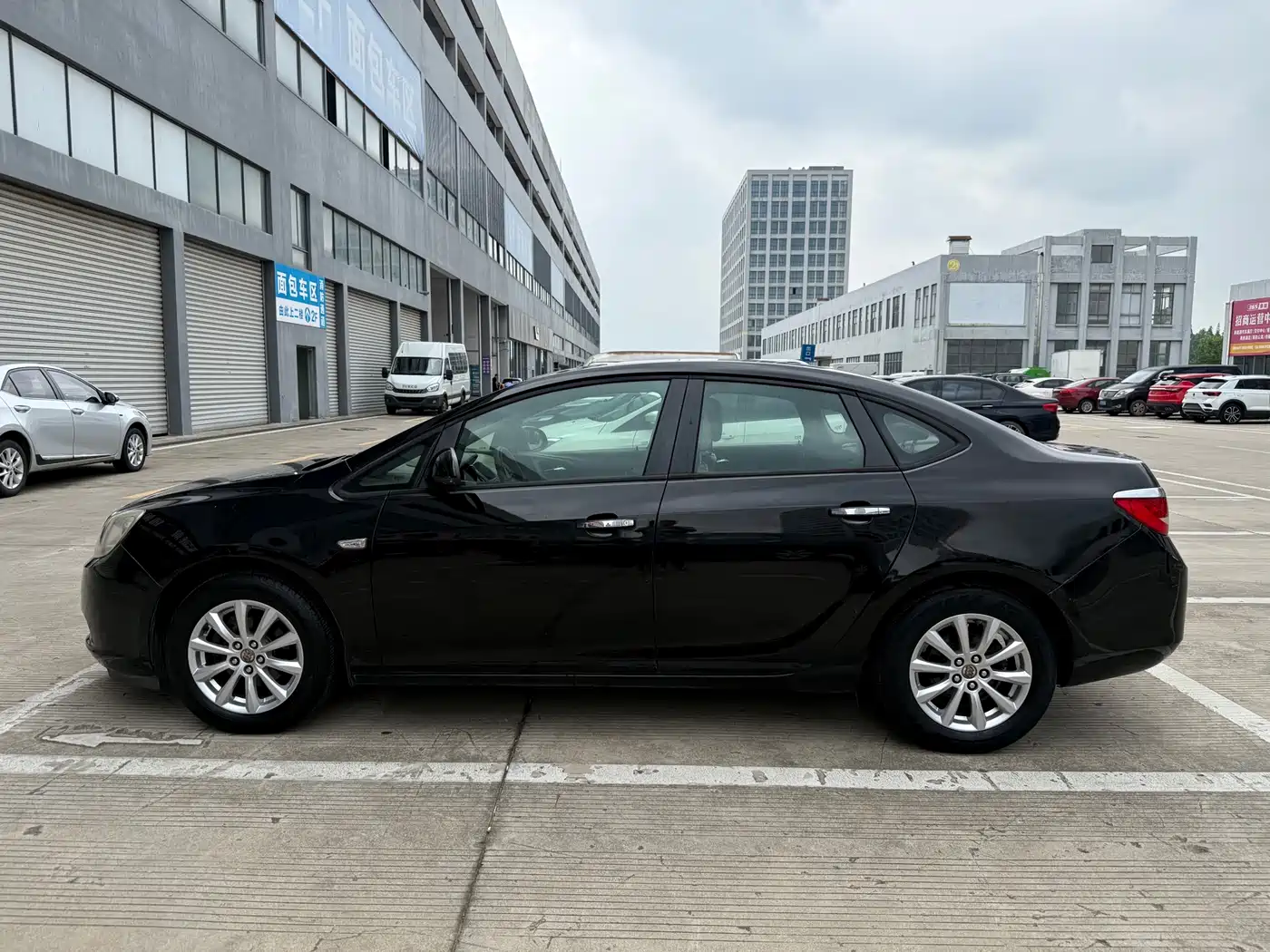 Buick Excelle 2013 GT 1.6L Automatic Fashion Edition фото 4