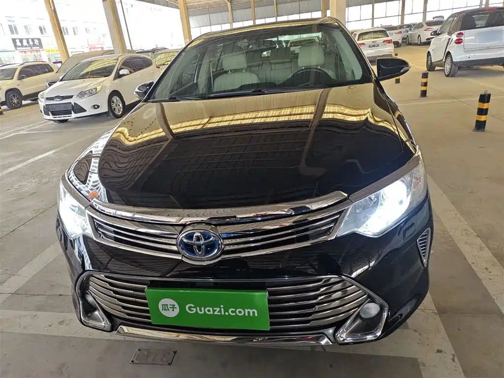 Toyota Camry 2015 Dual Engine 2.5HG Luxury Navigation Edition фото 3