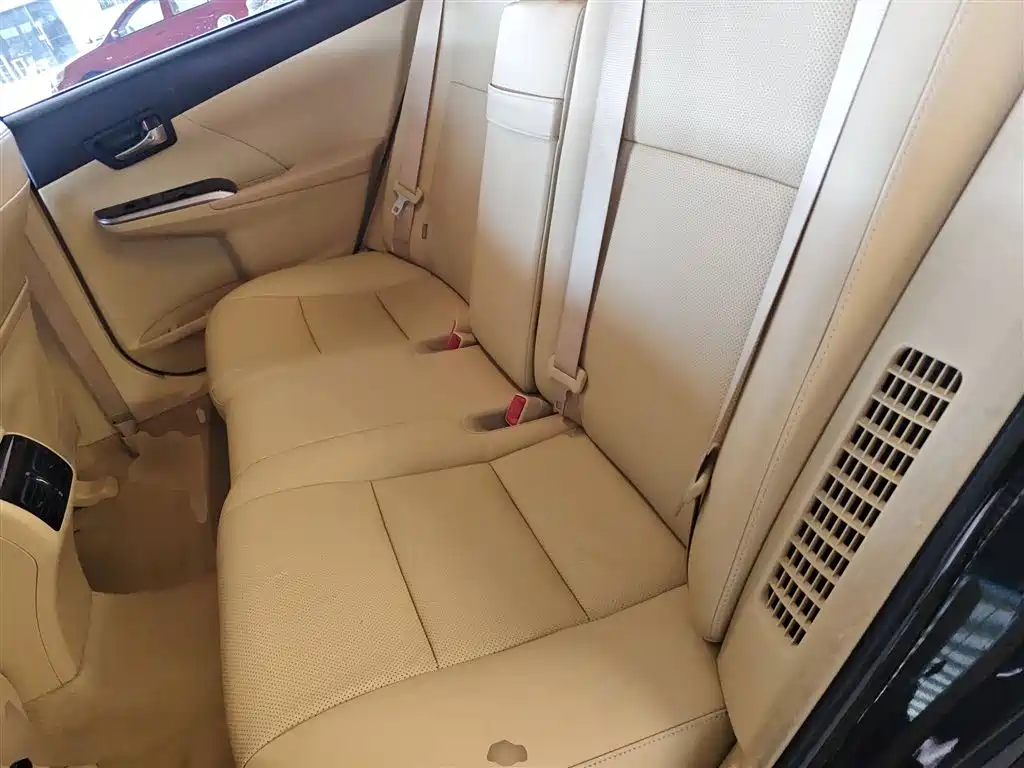 Toyota Camry 2015 Dual Engine 2.5HG Luxury Navigation Edition фото 13