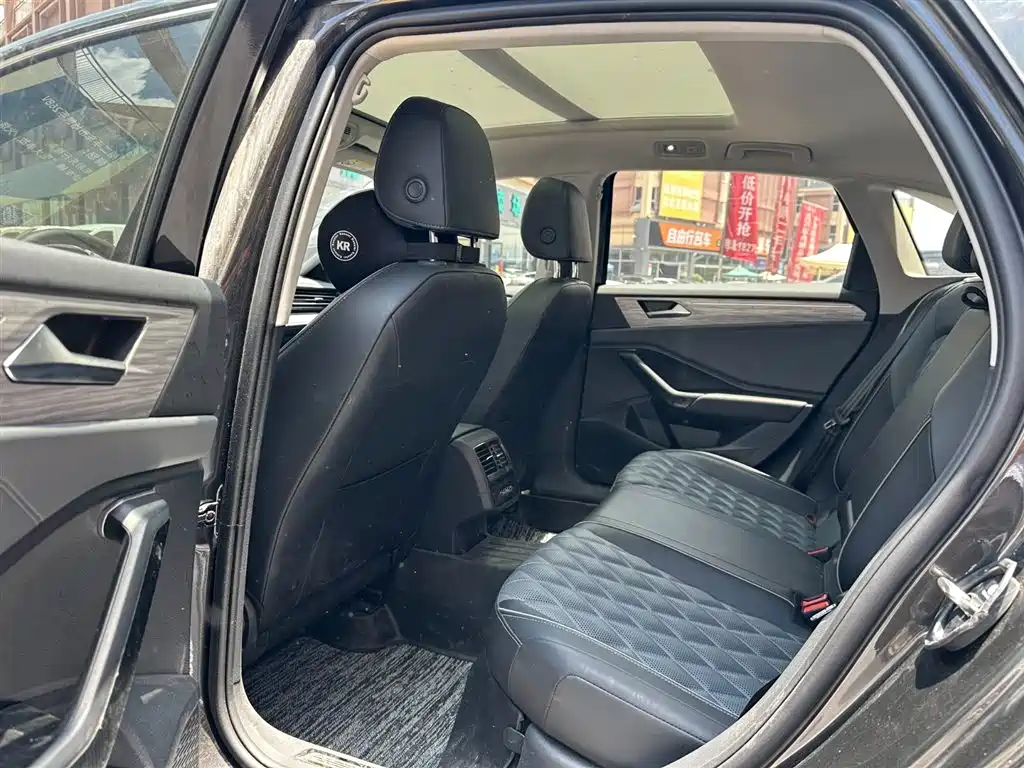 Volkswagen Sagitar 2023 300TSI DSG Surpassing Edition фото 9