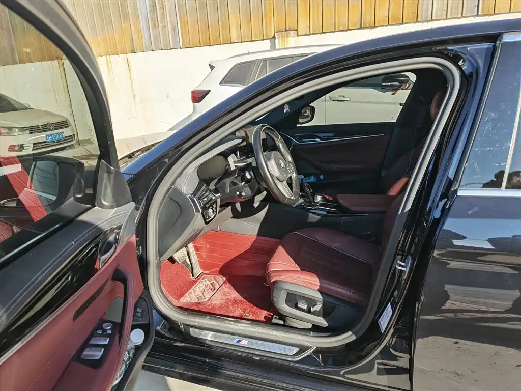 BMW 5 Series 2022 Model Second Facelift 525Li M Sport Package фото 9