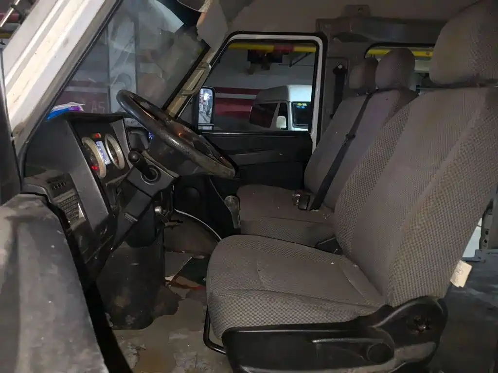 Iveco Daily 2018 2017 Model 2.5T A35 Bus 5-7 Seats 47Z5