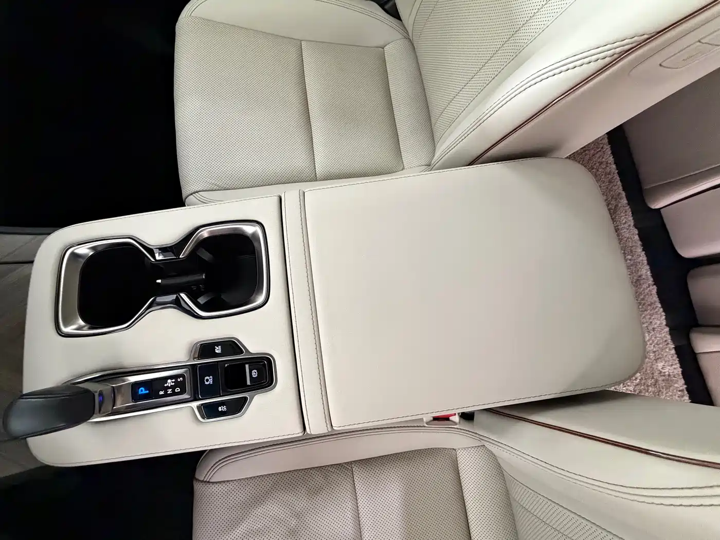 Lexus LM 2023 350h 7-Seater Elegance Edition фото 11