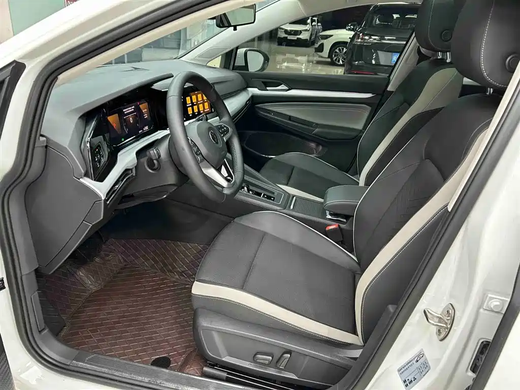 Volkswagen Golf 2023 280TSI DSG Pro фото 11