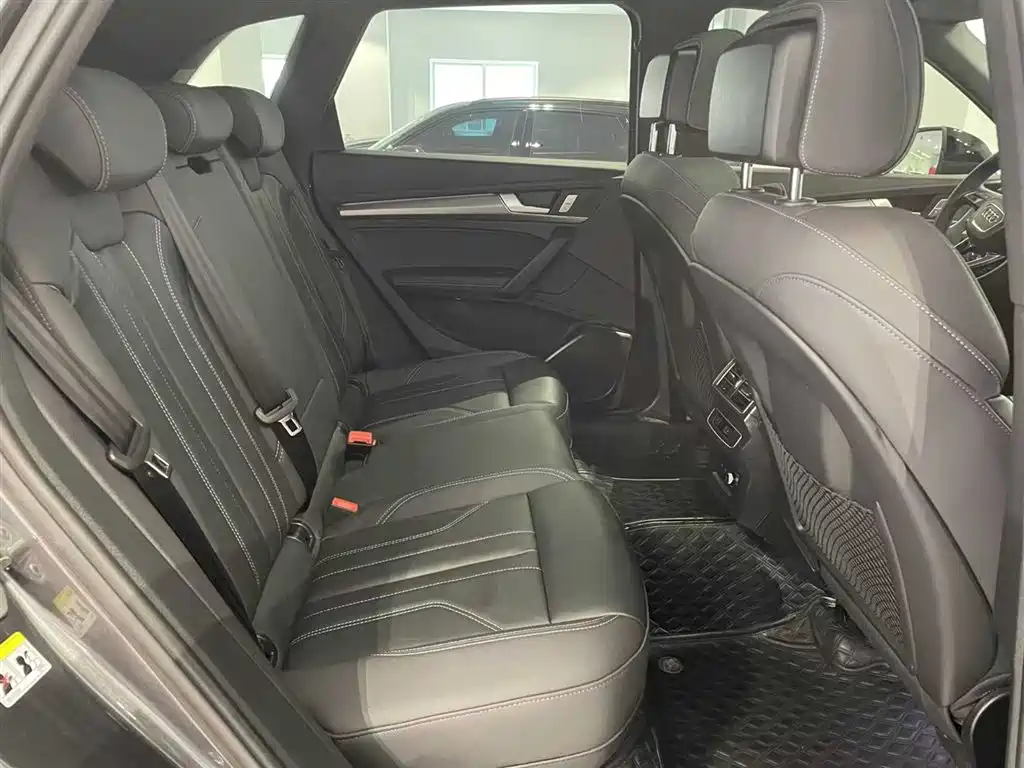 Audi Q5L 2023 40T Luxury Dynamic фото 8