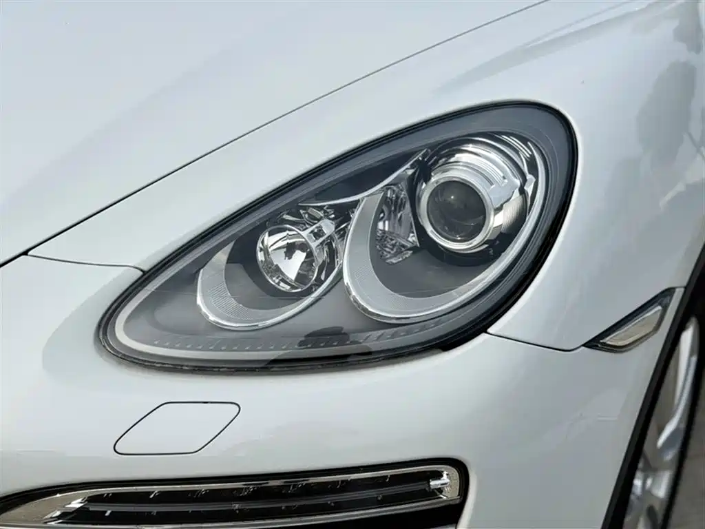 Porsche Cayenne 2014 Cayenne Platinum Edition 3.0T фото 15