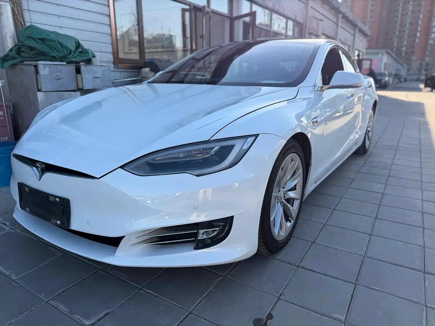 TESLA MODEL S