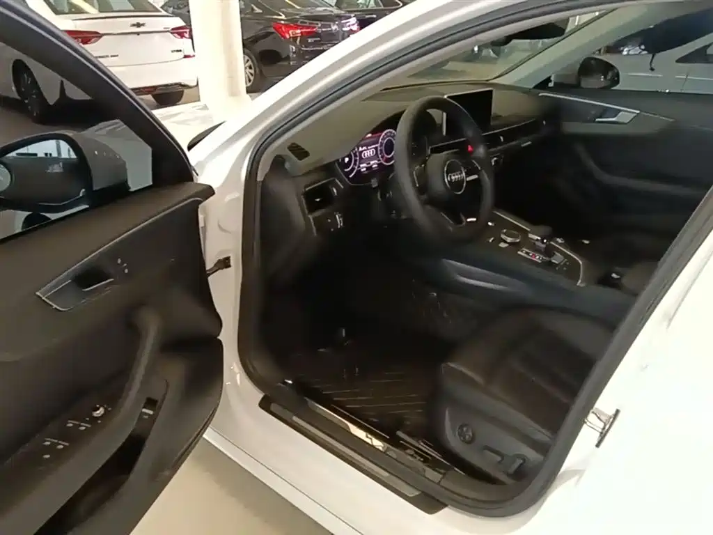 Audi A4L 2017 45 TFSI quattro Style Edition фото 16