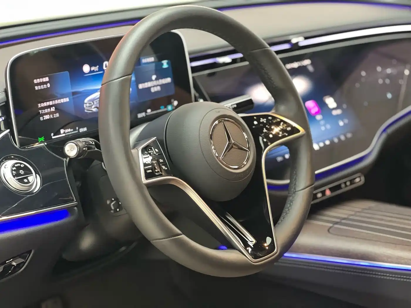 Mercedes-Benz E-Class 2025 E 300 L Luxury фото 7
