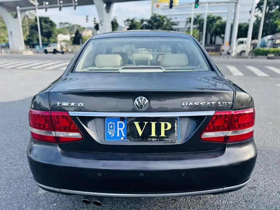 Volkswagen Passat Lingyu 2010 2009 1.8T Automatic Luxury