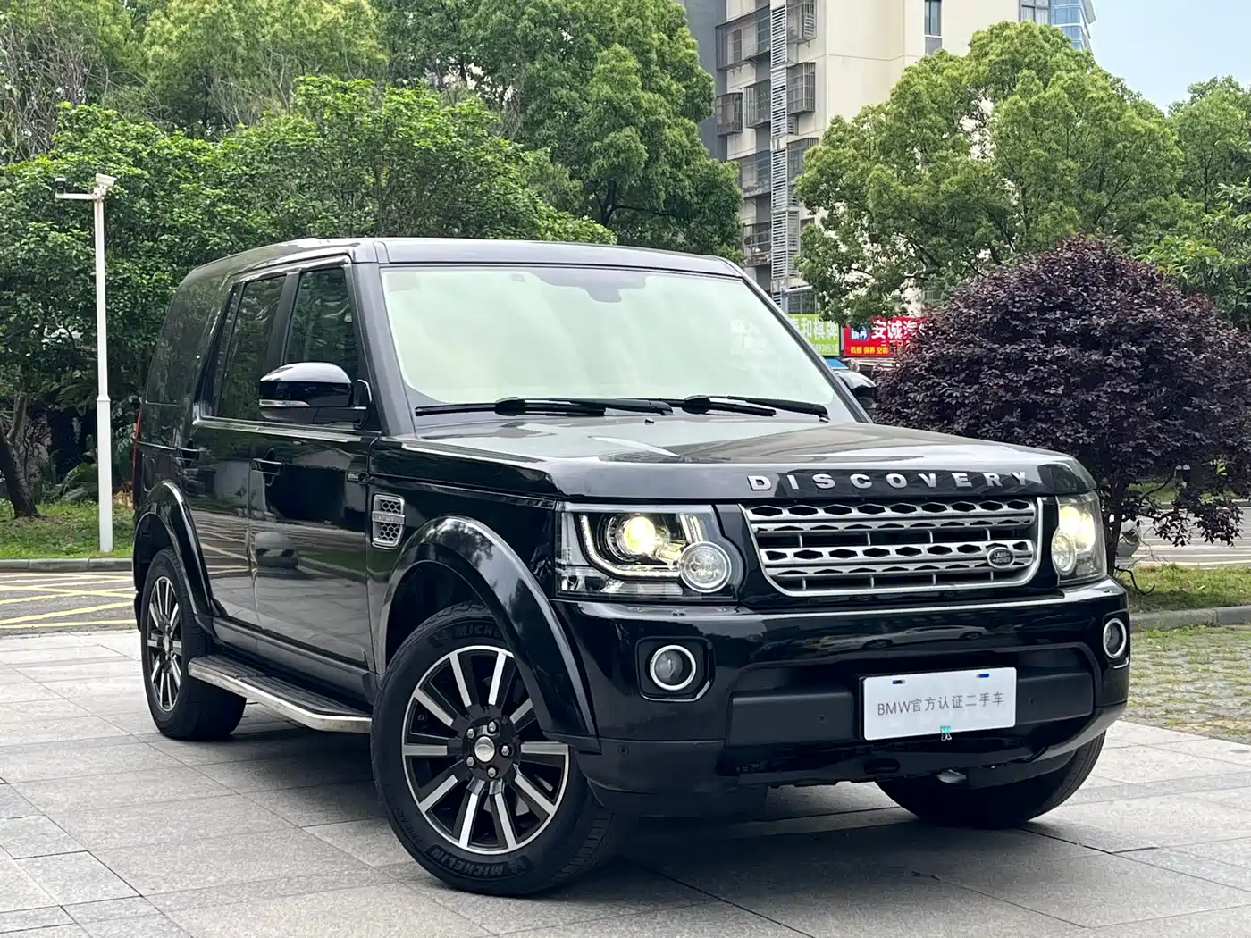 Land Rover Discovery 2015 3.0 SDV6 HSE Diesel фото 3