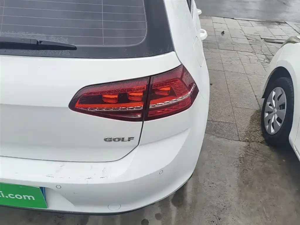 Volkswagen Golf 2016 1.6L Automatic Comfort фото 8