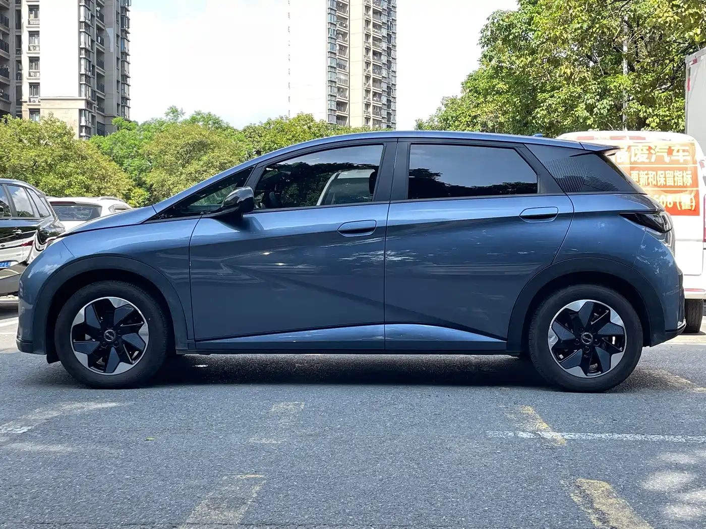 BYD Dolphin 2024 Glory Edition 420km Fashion Edition фото 7