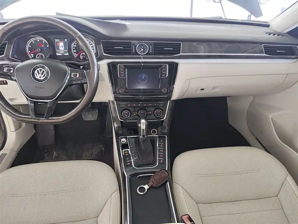 Volkswagen Passat 2016 380TSI DSG Premium Edition фото 9