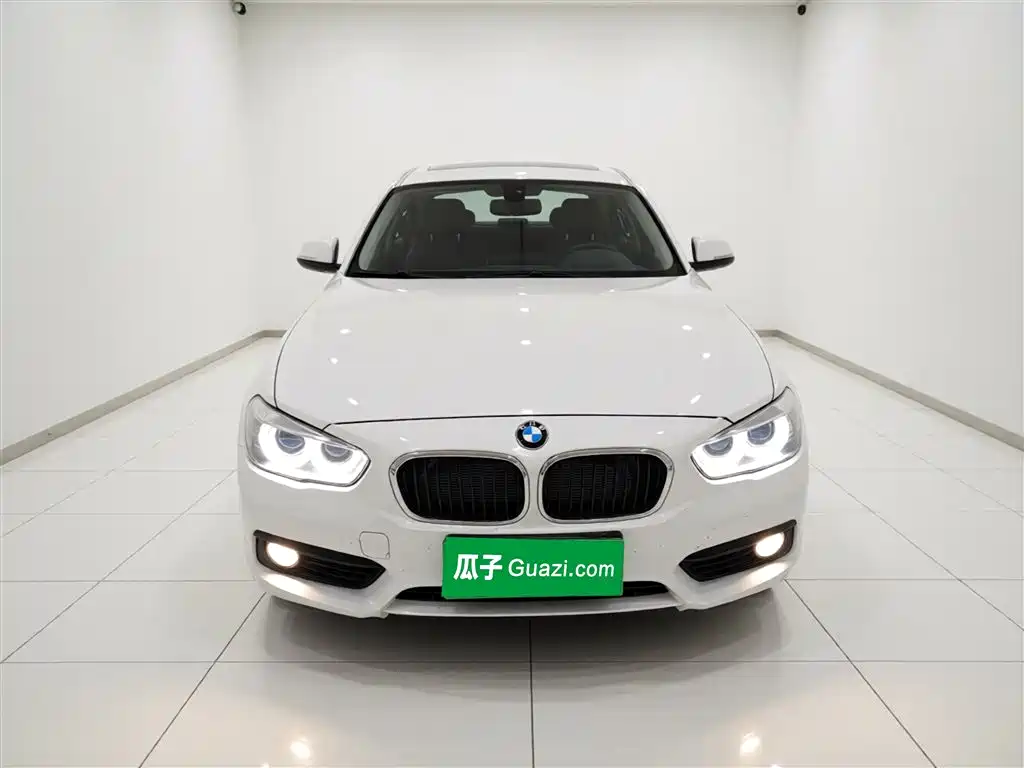 BMW 1 Series (Import) 2018 118i Leading фото 3