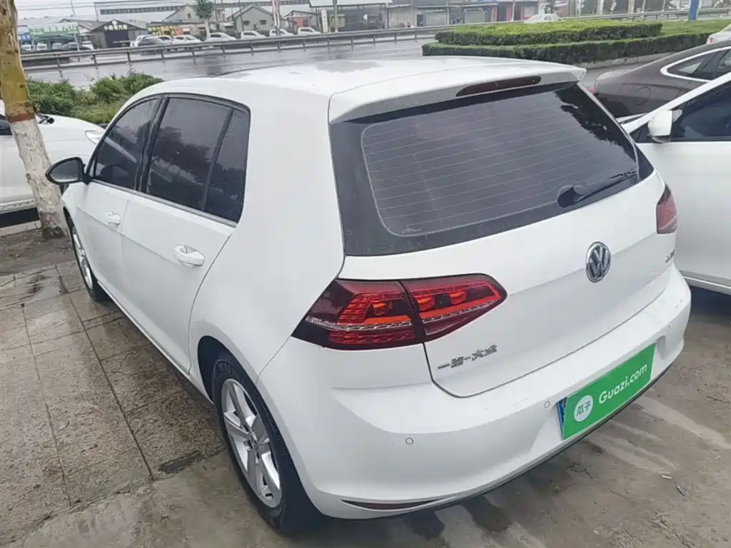 Volkswagen Golf 2016 1.6L Automatic Comfort фото 5