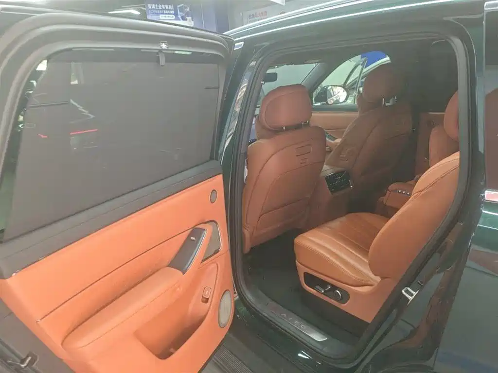 AITO Wenjie AITO M8 2025 Extended Range Ultra 53.4kWh 6-Seater фото 3