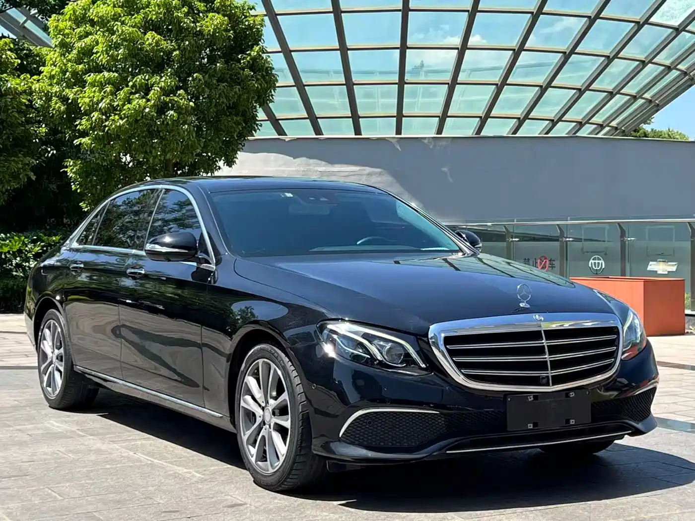 Mercedes-Benz E-Class 2016 E 300 L Fashion Type фото 3