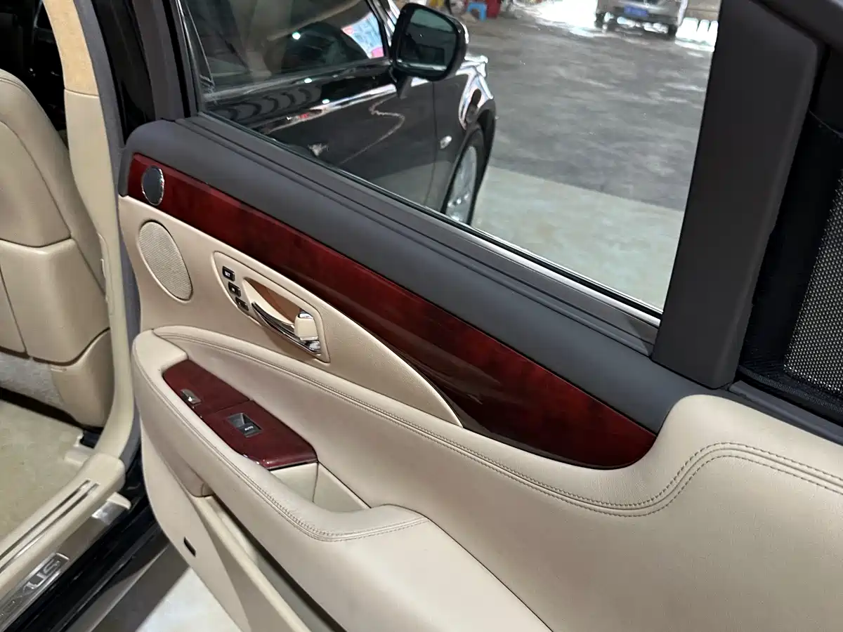 Lexus LS 2007 2006 460L