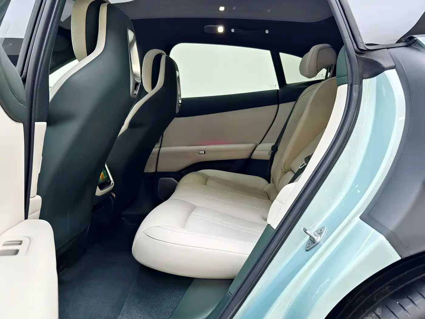 Xiaomi Auto Xiaomi YU7 2025 Extended Range RWD Edition фото 9