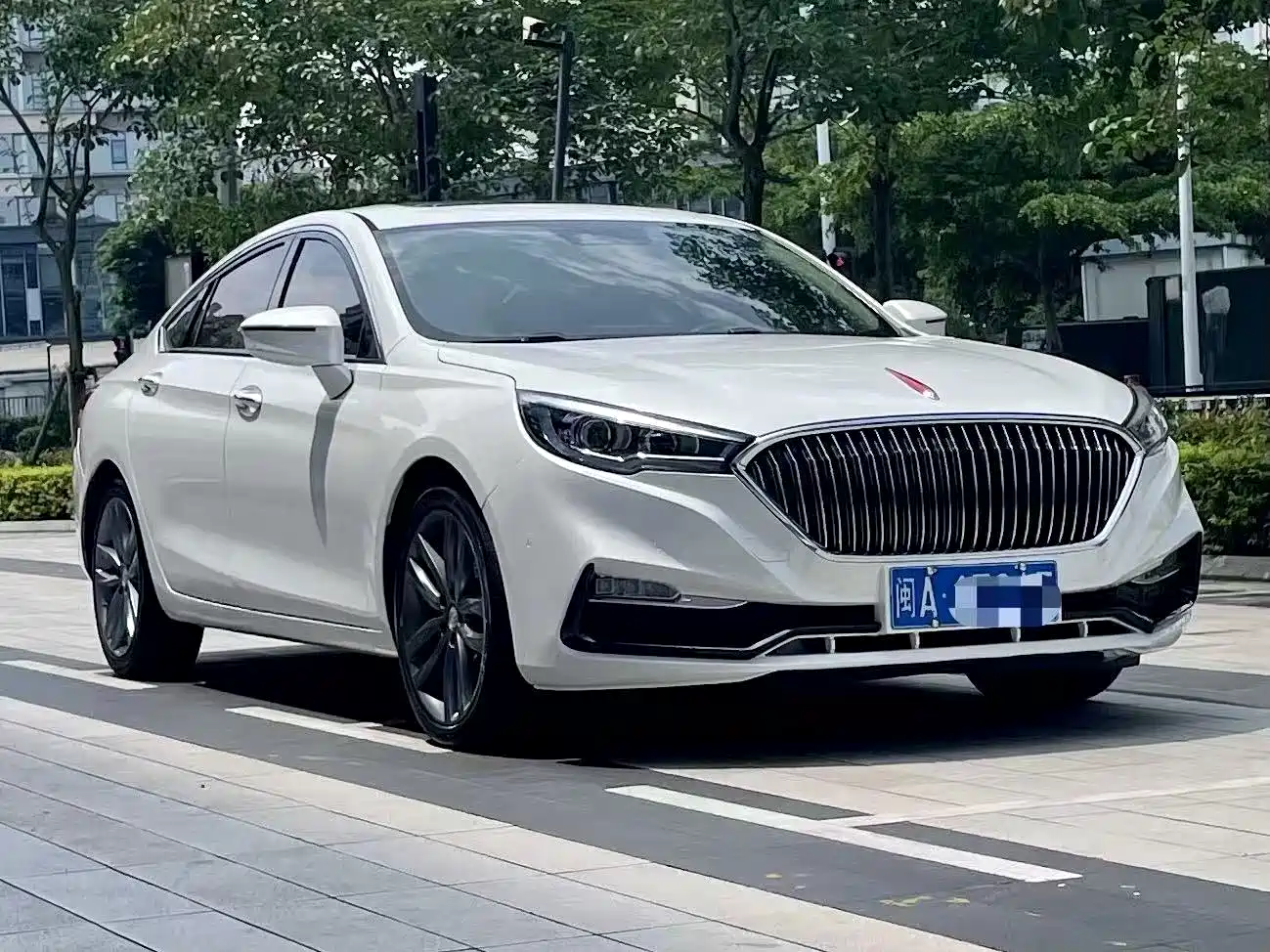 Hongqi H5 2018 30TD Smart Connected Royal Edition фото 2
