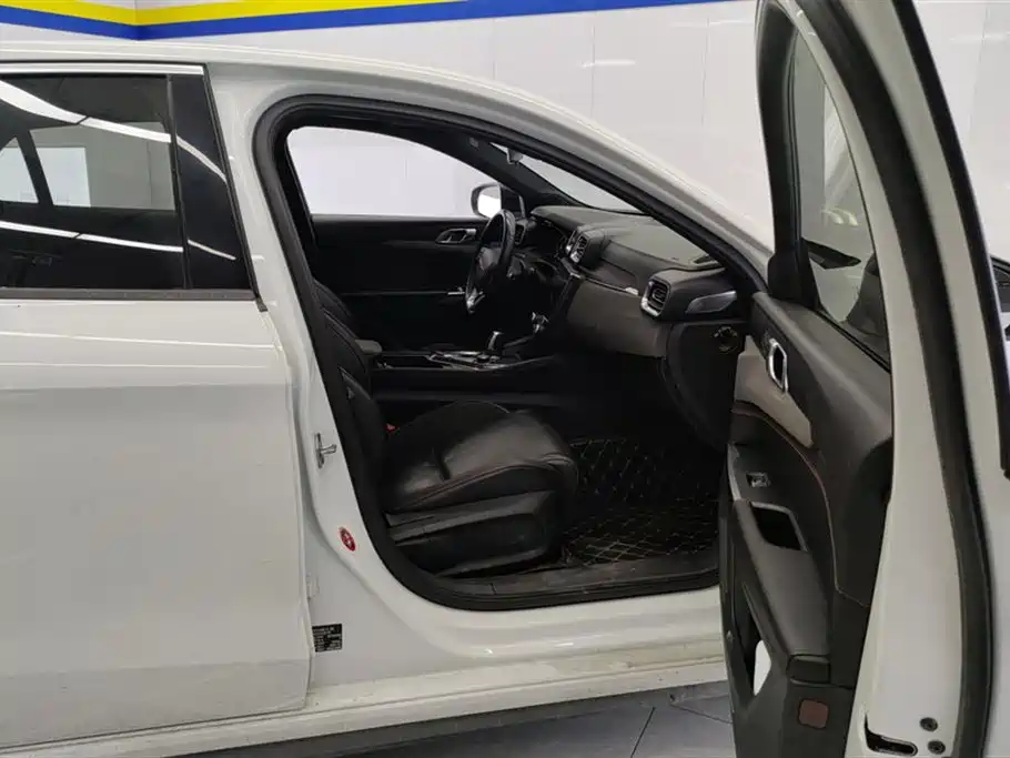Lynk & Co 03 2019 2.0TD Auto Power Version фото 8