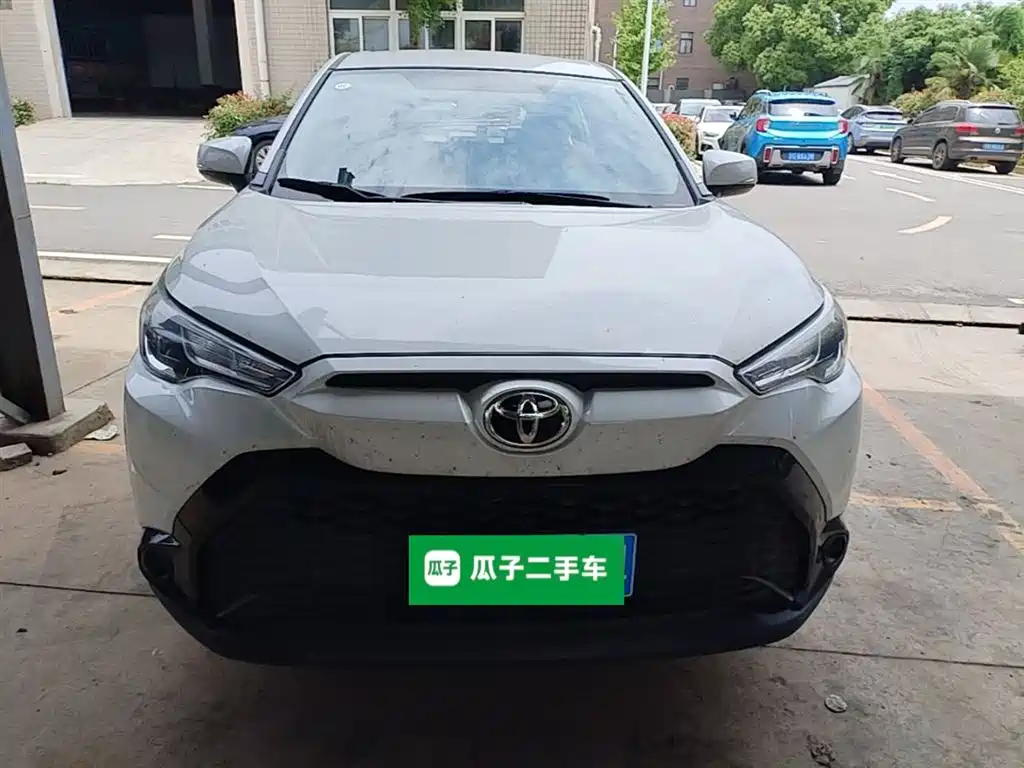 Toyota Frontlander 2024 2.0L CVT Elite Plus Edition фото 3