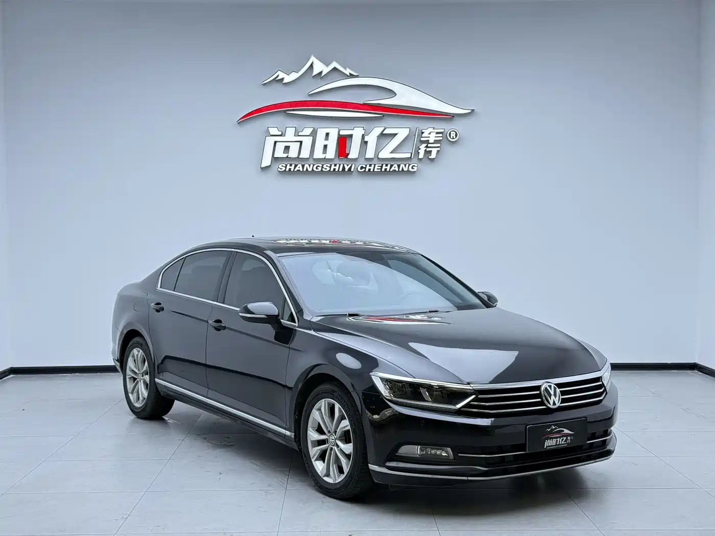 Volkswagen Magotan 2019 330TSI DSG Luxury Class China VI фото 3