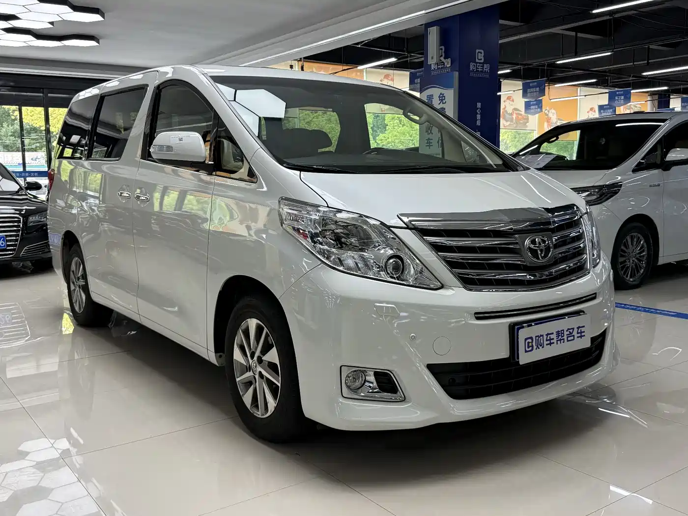 Toyota Alphard 2012 3.5L Luxury Edition фото 3