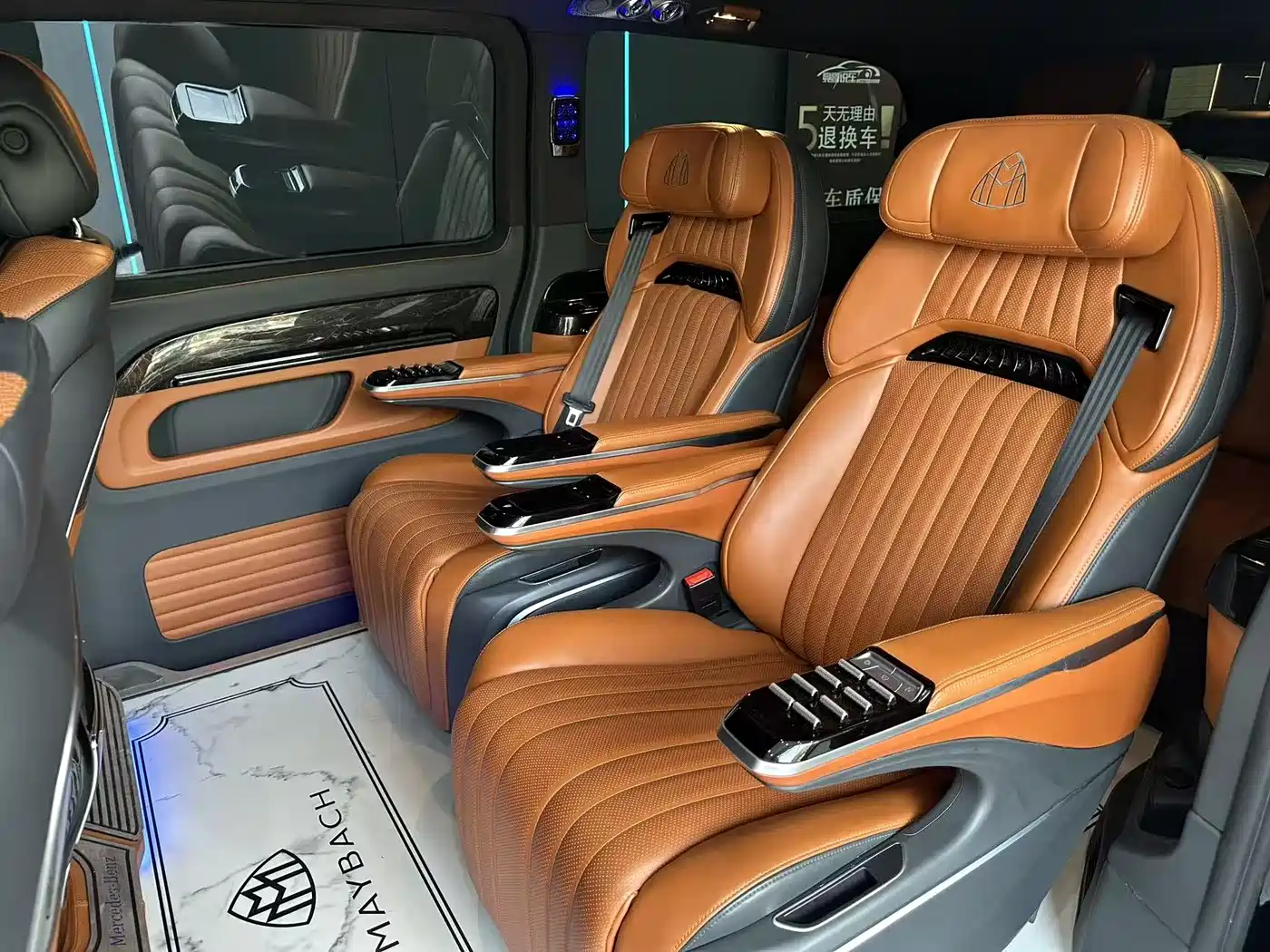Mercedes-Benz Vito 2023 2.0T Business 7-Seater фото 10