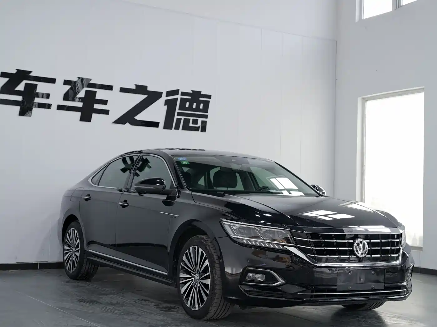 Volkswagen Passat 2019 380TSI Flagship Edition China VI фото 2