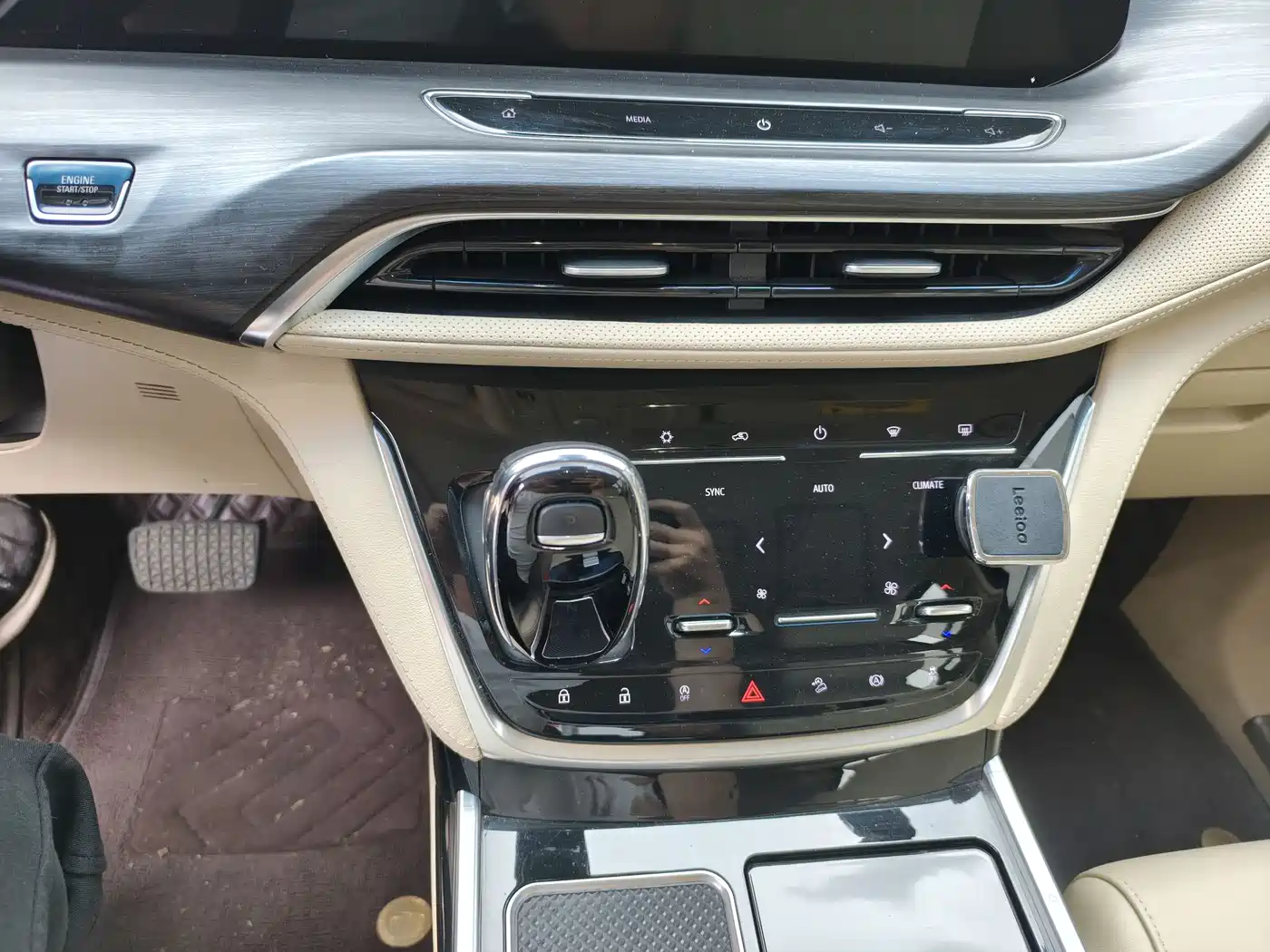 Buick GL8 2023 ES Landmaster Luxury фото 4