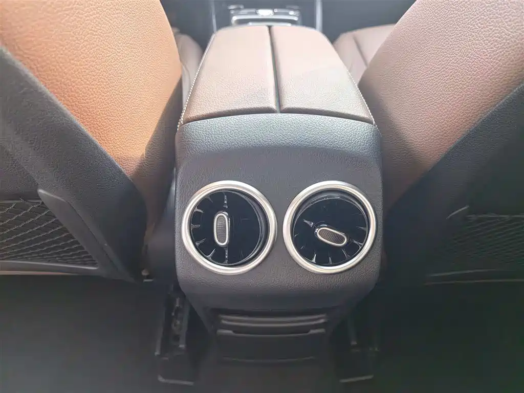 Mercedes-Benz GLB 2024 GLB 200 Fashion фото 13