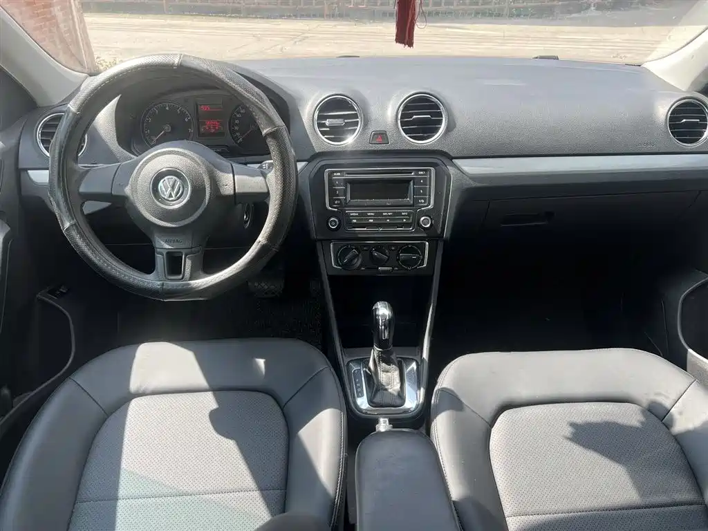 Volkswagen Jetta 2015 Value Edition 1.6L Automatic Fashion фото 8
