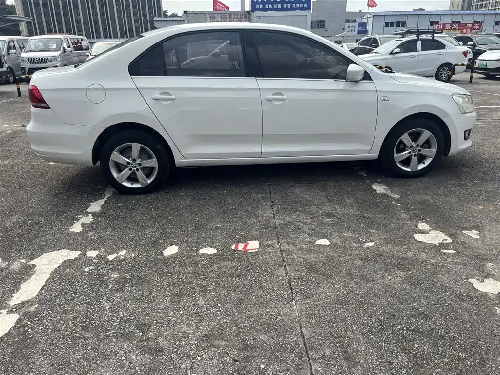 Volkswagen Santana 2015 1.6L Manual Comfort Edition фото 8