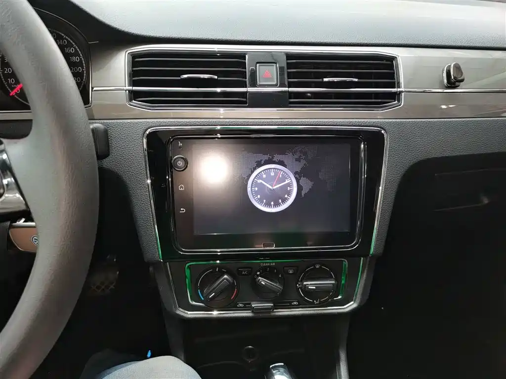 VOLKSWAGEN SANTANA