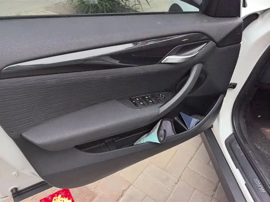 BMW X1 2015 Model sDrive18i Fashion Advanced Edition фото 7