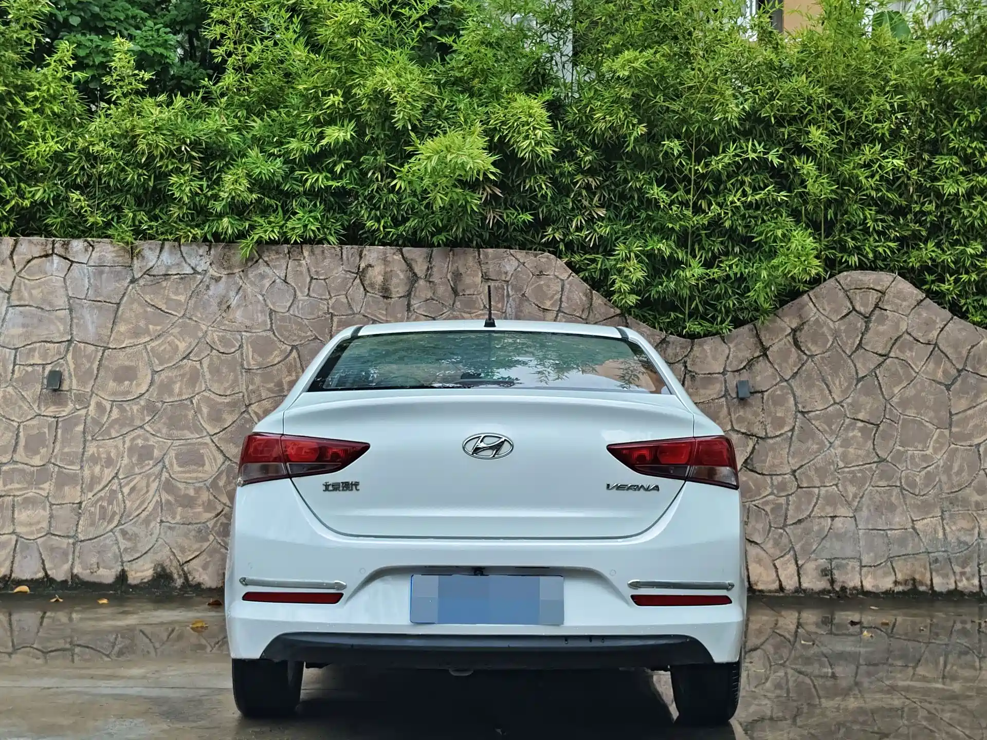 Photo 5 - Hyundai Verna