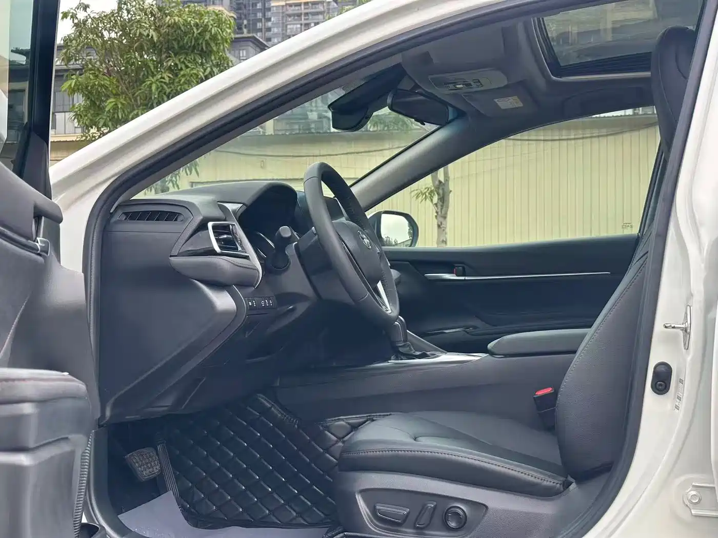 Toyota Camry 2021 2.0G Luxury Edition фото 13