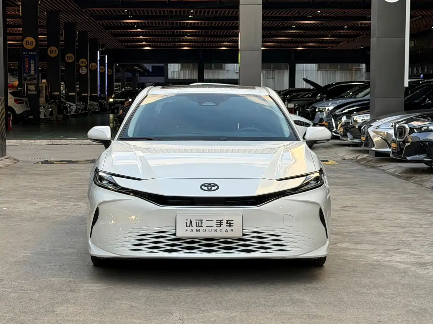 Toyota Camry 2024 Hybrid 2.0HE Elite Edition фото 2