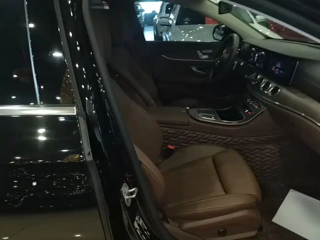 Mercedes-Benz E-Class 2022 Second Facelift E 300 L Luxury фото 25
