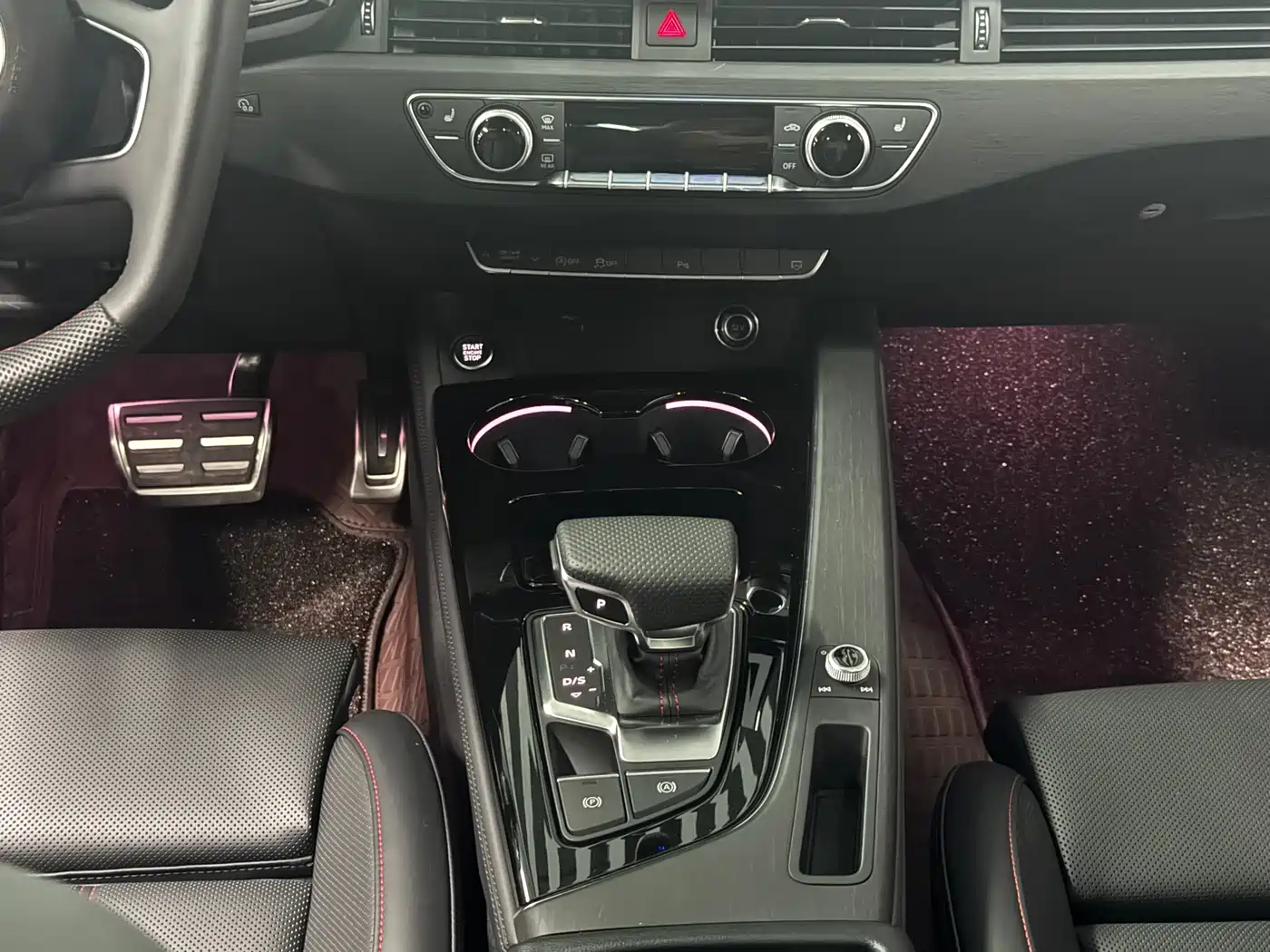 Audi A4L 2025 2 Million Celebration Edition 40 TFSI Luxury Dynamic фото 10