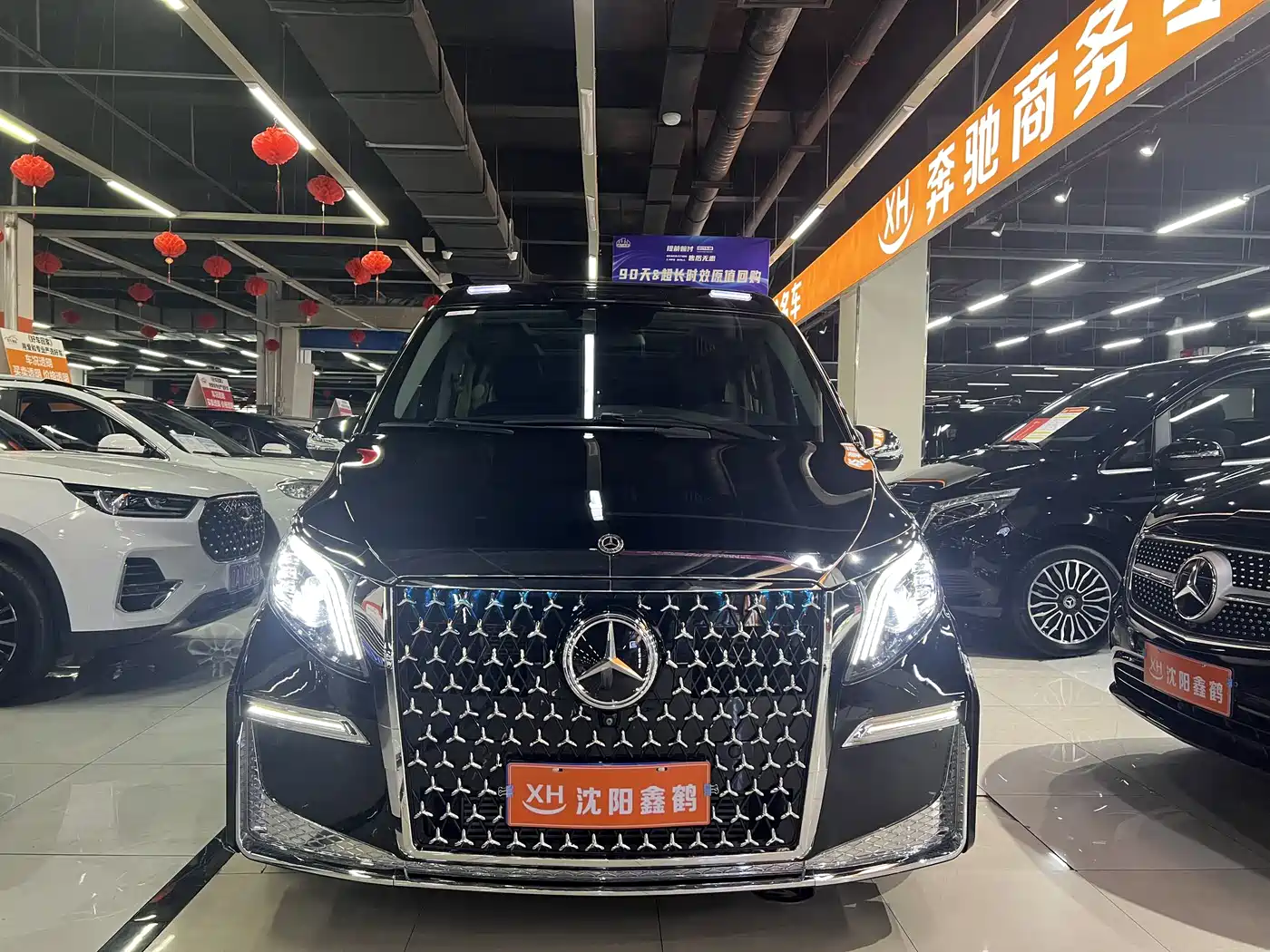 Mercedes-Benz V-Class 2017 Model V 260 L Premium Extended Edition фото 2