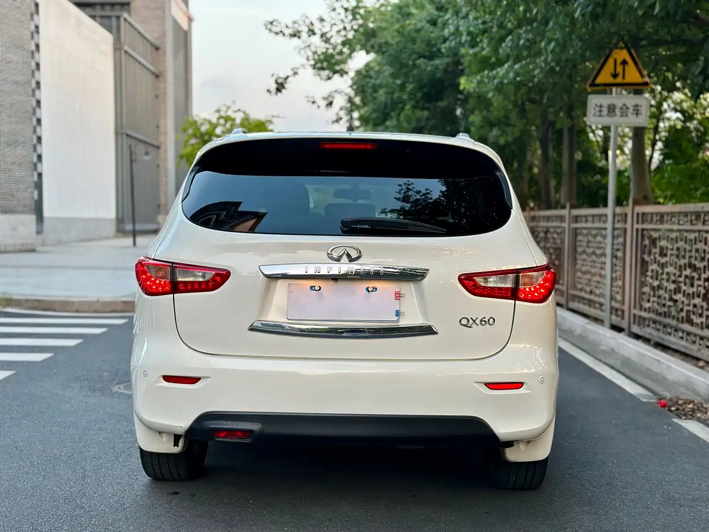 Infiniti QX60 (Import) 2015 2014 Model 2.5 S/C Hybrid 2WD Excellence Edition