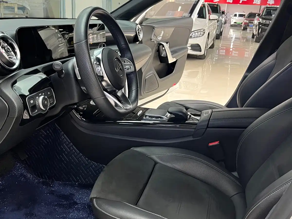 Mercedes-Benz A-Class 2021 A 200 L Sport Sedan Dynamic Type фото 8