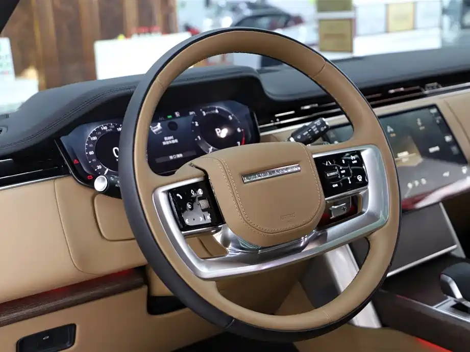 Land Rover Range Rover 2025 3.0 L6 400PS Genesis Extended Wheelbase фото 17